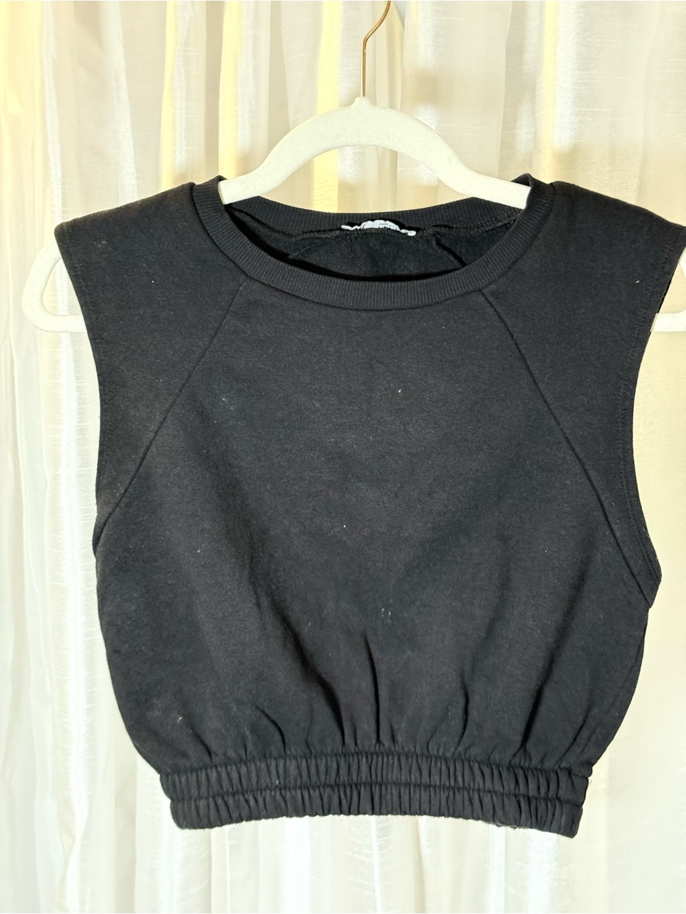 Zara Black Sleeveless Cropped Tank with Elastic Hem